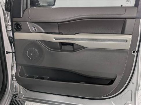 Used 2018 Ford Expedition Max XLT w/ Equipment Group 202A RWD image 24
