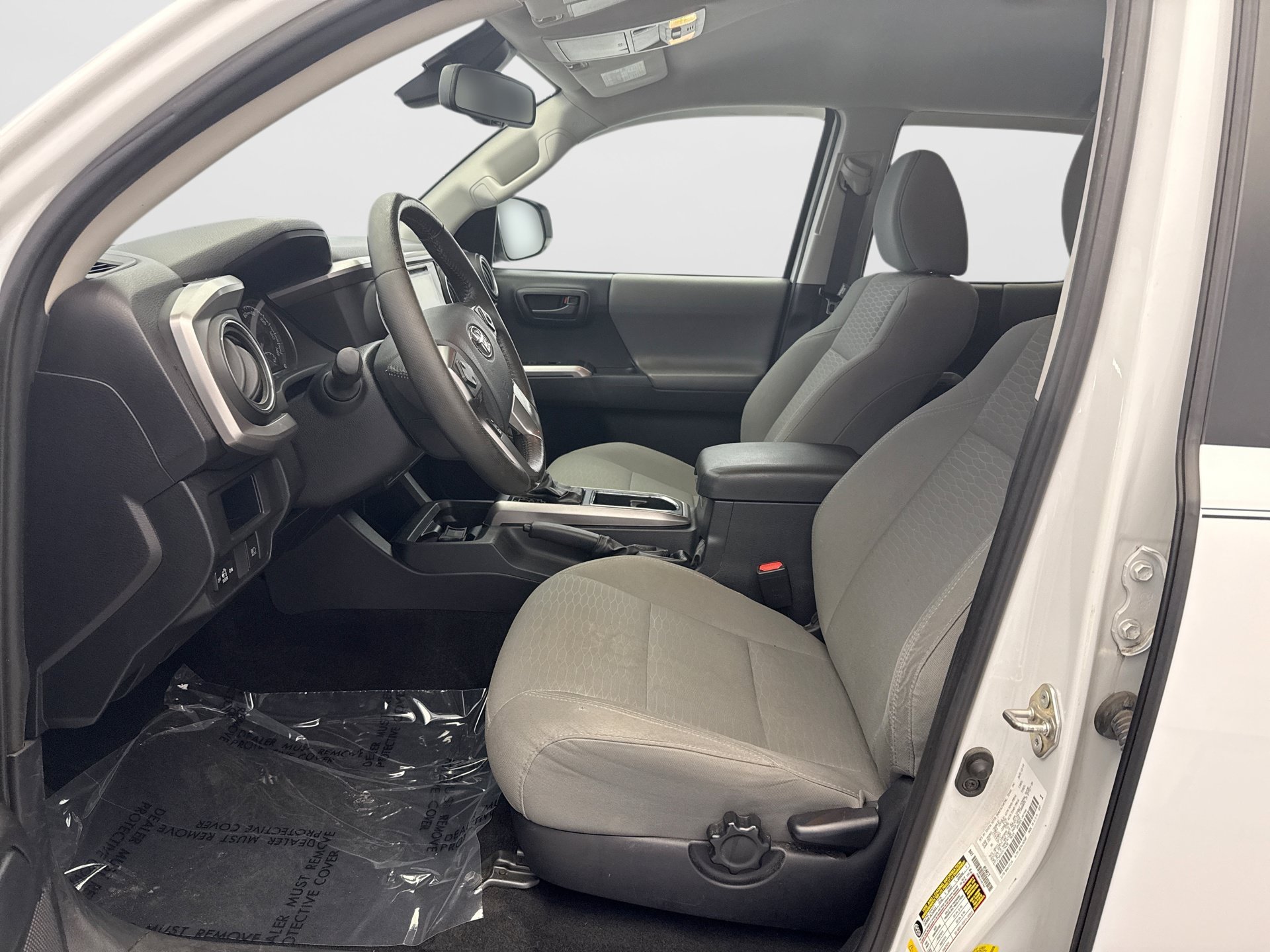 Used 2019 Toyota Tacoma SR5 AWD/4WD image 11