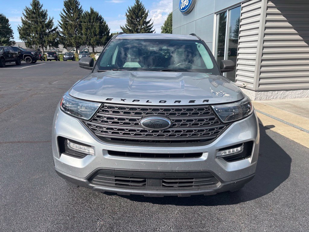 Used 2021 Ford Explorer XLT w/ Equipment Group 202A AWD/4WD image 10