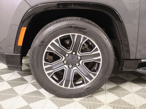 Used 2022 Jeep Wagoneer Series III AWD/4WD image 19