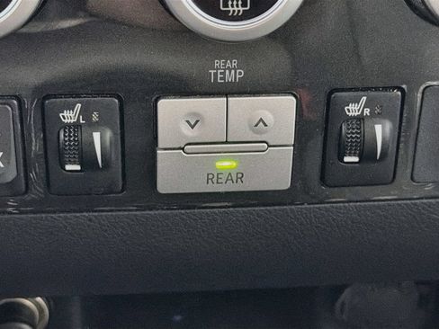 Used 2011 Toyota Sequoia Limited AWD/4WD image 24