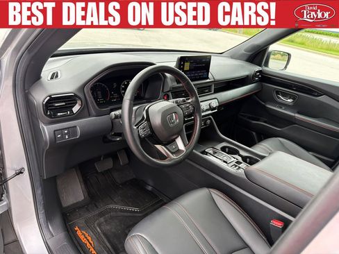 Used 2025 Honda Pilot TrailSport image 12