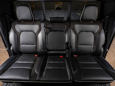 Used 2025 RAM 1500 Laramie w/ Sport Appearance Package AWD/4WD image 32