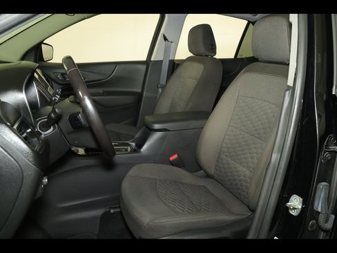 Used 2021 Chevrolet Equinox LT image 16