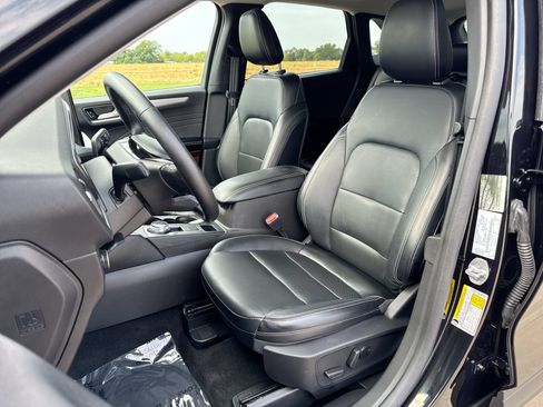Used 2025 Ford Escape Platinum AWD/4WD image 11