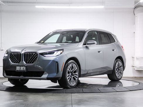 Used 2025 BMW X3 xDrive30i w/ Convenience Package image 3