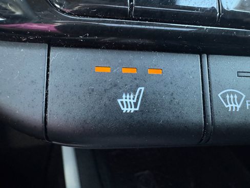 Used 2021 Hyundai Elantra Limited image 23