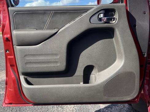 Used 2021 Nissan Frontier PRO-4X w/ Pro-4x Utility Package image 12