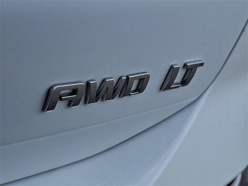 Used 2022 Chevrolet Equinox LT image 31