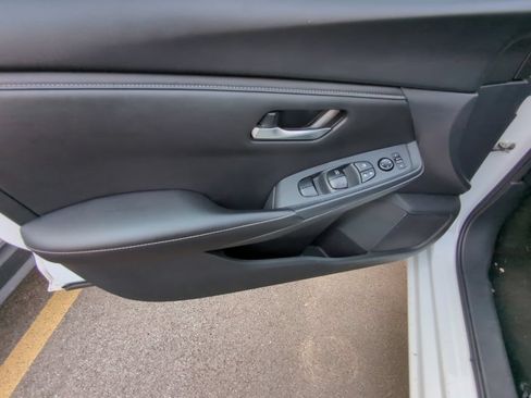Used 2024 Nissan Sentra SV FWD image 8