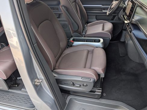 Used 2025 Volkswagen ID. Buzz Pro S Plus RWD image 22