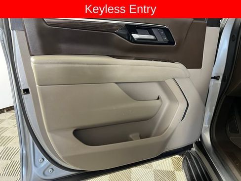 Used 2025 Chevrolet Tahoe LS RWD image 11