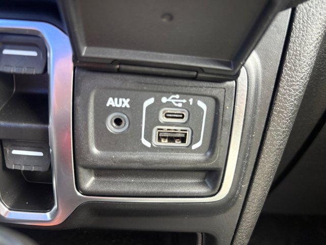 Used 2024 Jeep Wrangler Unlimited AWD/4WD image 19