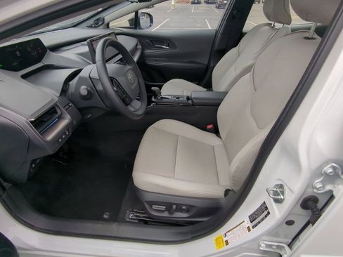 Used 2024 Toyota Prius Limited image 8