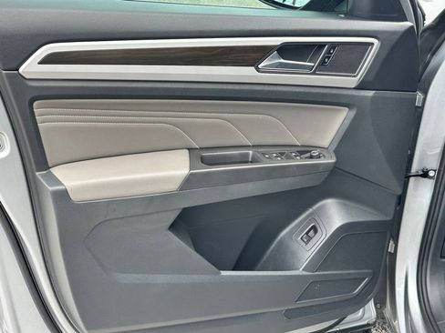 Used 2023 Volkswagen Atlas SE image 18