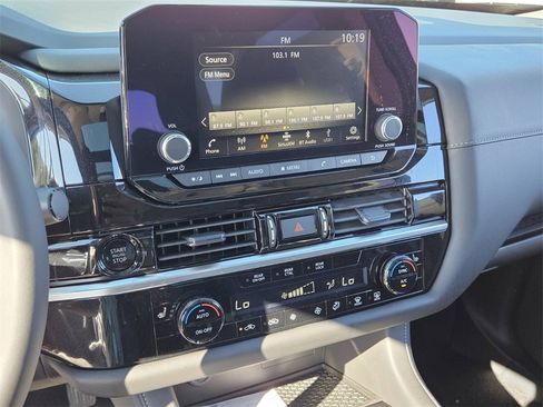 New 2025 Nissan Pathfinder SV w/ SV Premium Package image 21