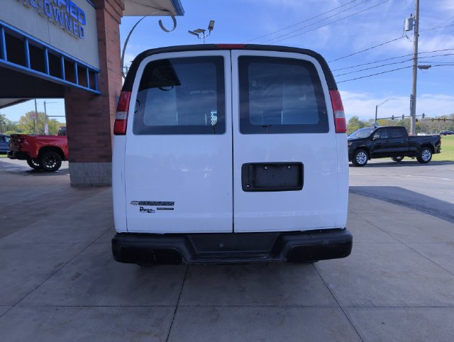 Used 2016 Chevrolet Express 2500 RWD image 6