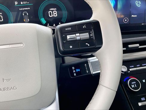 Certified 2025 Hyundai Santa Fe SEL image 22