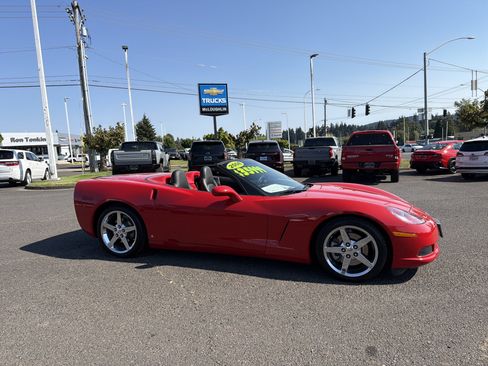Used 2008 Chevrolet Corvette Convertible w/ Preferred Equipment Group RWD image 6
