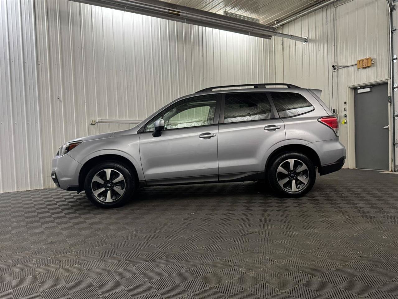 Used 2017 Subaru Forester 2.5i Premium w/ All-Weather Package AWD/4WD image 2