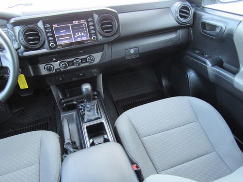 Used 2020 Toyota Tacoma SR image 21