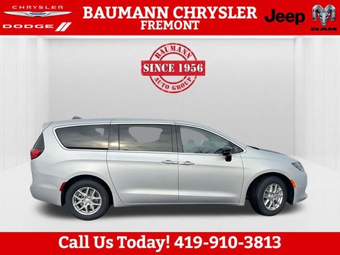 New 2026 Chrysler Voyager LX FWD image 4