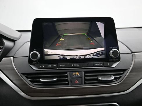 Certified 2025 Nissan Altima 2.5 SV FWD image 16
