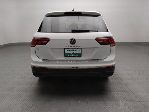 Used 2022 Volkswagen Tiguan SE w/ Panoramic Sunroof Package image 7