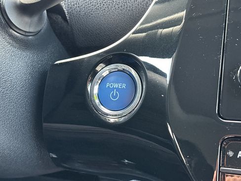 Used 2016 Toyota Prius Four image 23