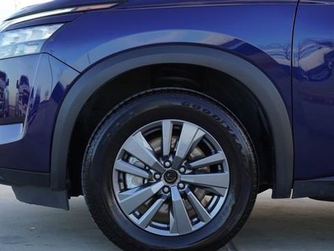 Used 2024 Nissan Pathfinder SV image 5