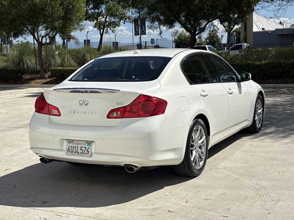Used 2012 INFINITI G37 Journey w/ Premium Pkg RWD image 3