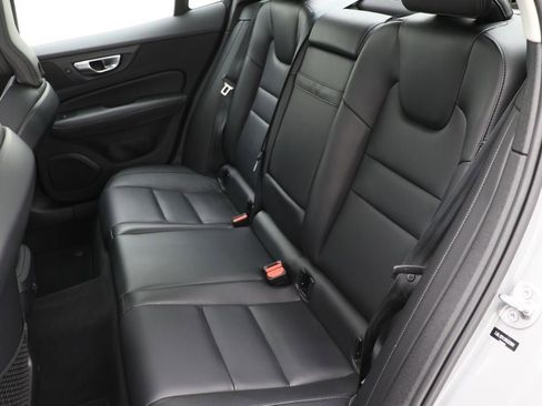 Used 2024 Volvo S60 B5 Core FWD image 11