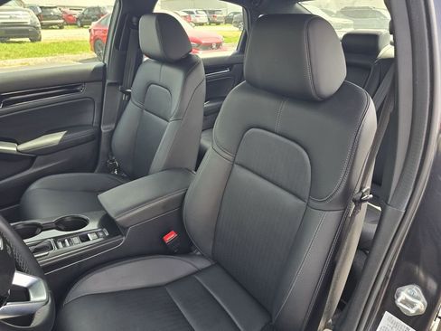 Used 2025 Honda Civic Sport image 12