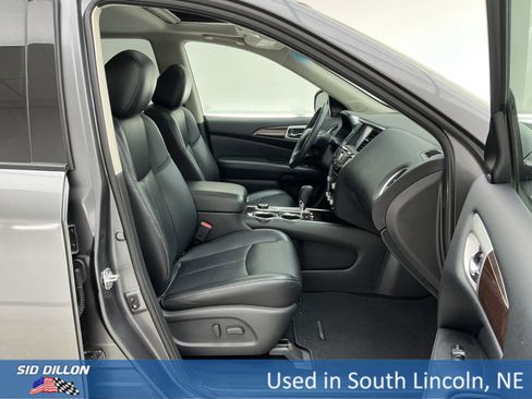 Used 2016 Nissan Pathfinder Platinum image 27
