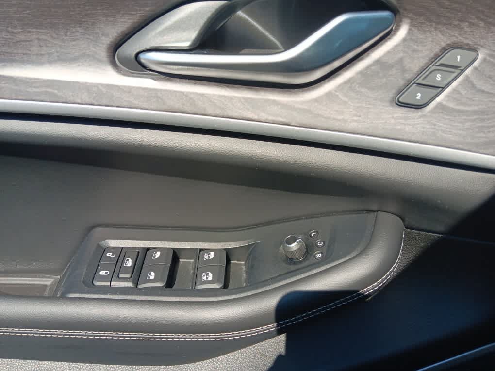 Used 2023 Jeep Grand Cherokee 4WD 4xe image 36