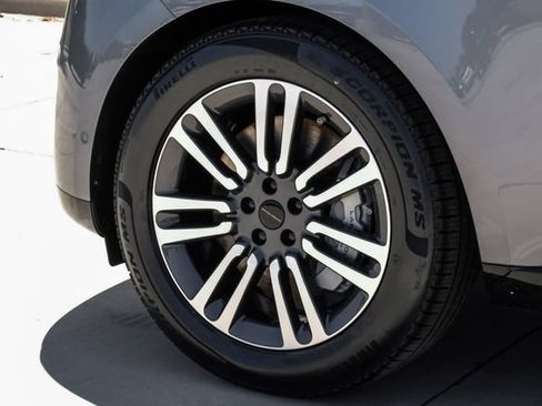 New 2026 Land Rover Range Rover Long Wheelbase SE AWD/4WD image 65