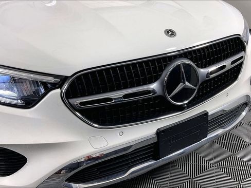 Used 2024 Mercedes-Benz GLC 300 image 37