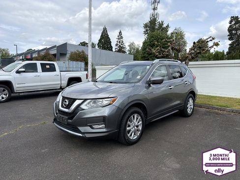 Used 2017 Nissan Rogue SV AWD/4WD image 1