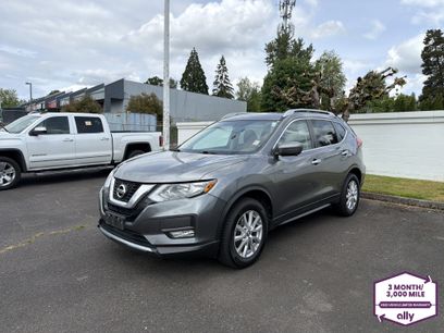 Used 2017 Nissan Rogue SV