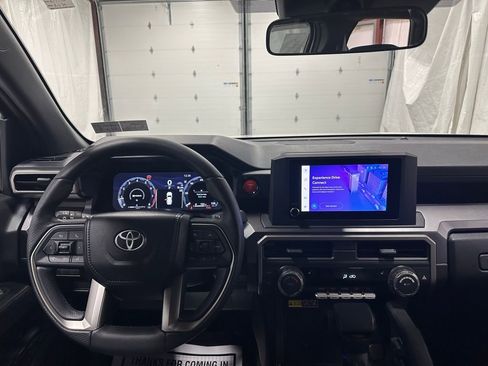 Used 2025 Toyota 4Runner TRD Off-Road image 16