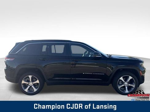 Used 2024 Jeep Grand Cherokee Limited AWD/4WD image 8