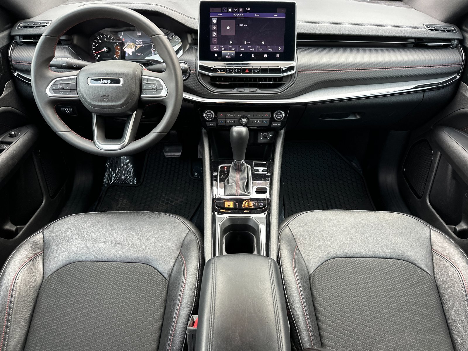 Used 2025 Jeep Compass Trailhawk AWD/4WD image 12