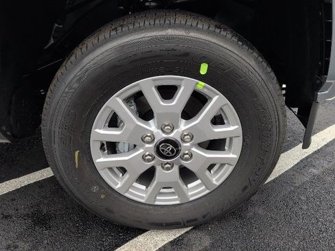 New 2025 Toyota Tacoma SR5 image 5