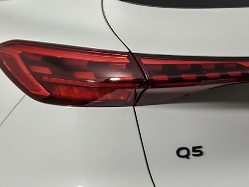 Used 2025 Audi Q5 Premium Plus w/ Premium Plus image 27