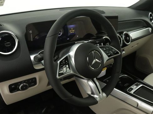 New 2026 Mercedes-Benz GLB 250 image 5