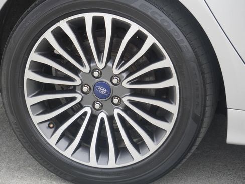 Used 2017 Ford Fusion SE image 23