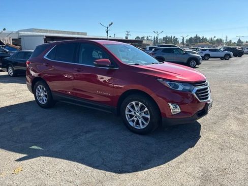 Used 2018 Chevrolet Equinox LT FWD image 2