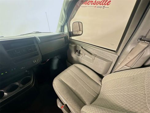 Used 2020 Chevrolet Express 3500 LT w/ LT Preferred Equipment Group image 11