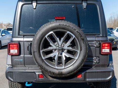 Used 2024 Jeep Wrangler Unlimited w/ Convenience Group image 7