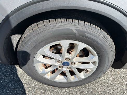 Used 2022 Ford Escape SE w/ Convenience Package FWD image 11